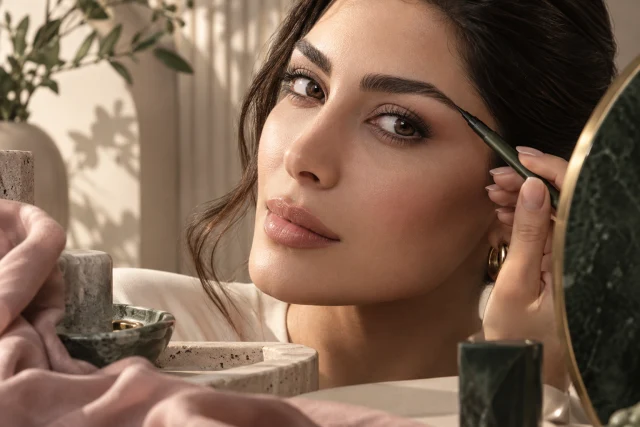 بنر هنری اختصاصی دستهٔ هاشور ابرو در یاندی‌کالا