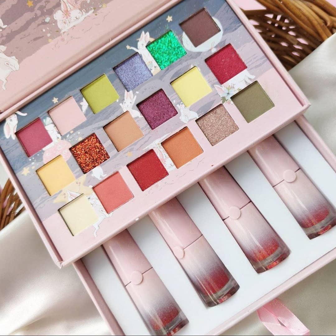 پالت سایه و رژلب damo beauty؛ انتخابی متناسب با مراقبت و زیبایی روزمره در گروه سایه