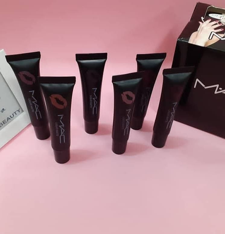 ماسک‌ لب مک mac با تمرکز بر استفاده آسان و نتیجه طبیعی در گروه ماسک؛ نمای شماره 2
