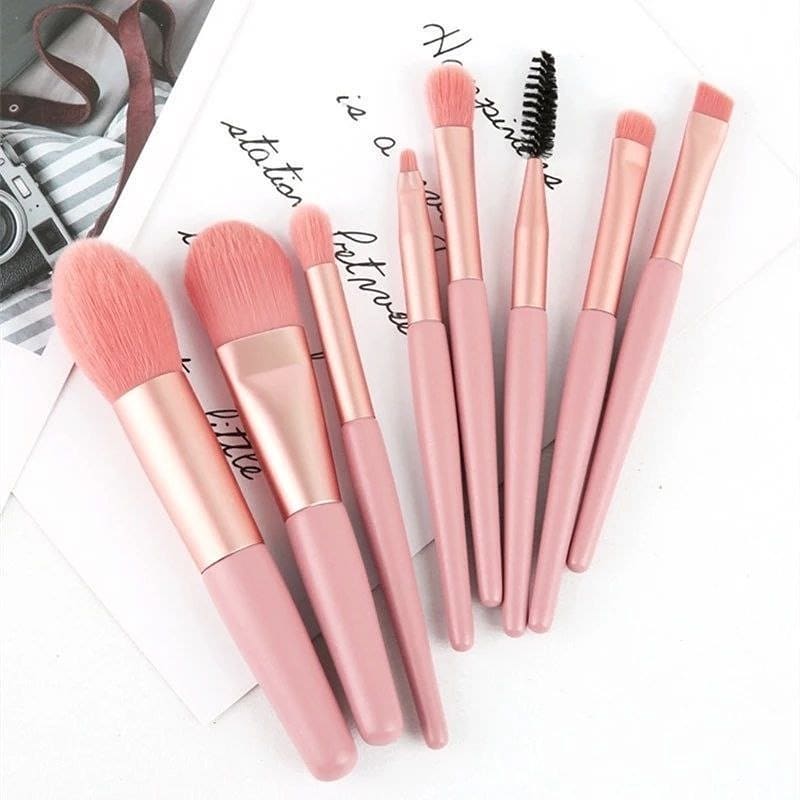 ست براش 8 تکه با تمرکز بر استفاده آسان و نتیجه طبیعی در گروه براش