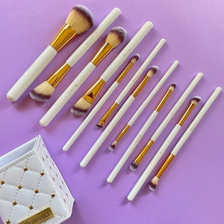ست 12 تایی براش استند دار bh cosmetics با تمرکز بر استفاده آسان و نتیجه طبیعی در گروه براش؛ نمای شماره 3