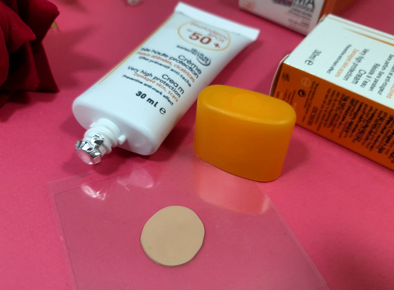 کرم ضدآفتاب بیودرما مدل photoderm spot Bioderma با معرفی دقیق ویژگی‌ها و کاربرد در گروه ضد آفتاب؛ نمای شماره 2