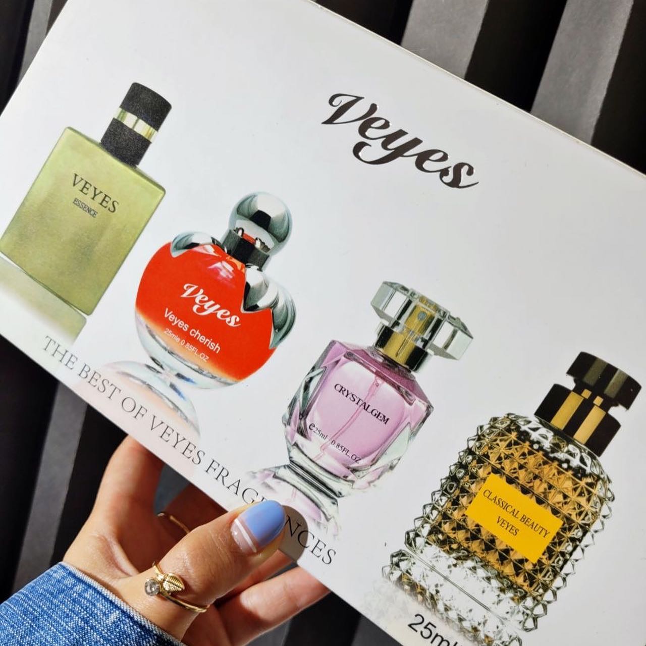 پک ادکلن چهارتایی veyes (دخترونه) با تمرکز بر استفاده آسان و نتیجه طبیعی در گروه عطر؛ نمای شماره 3
